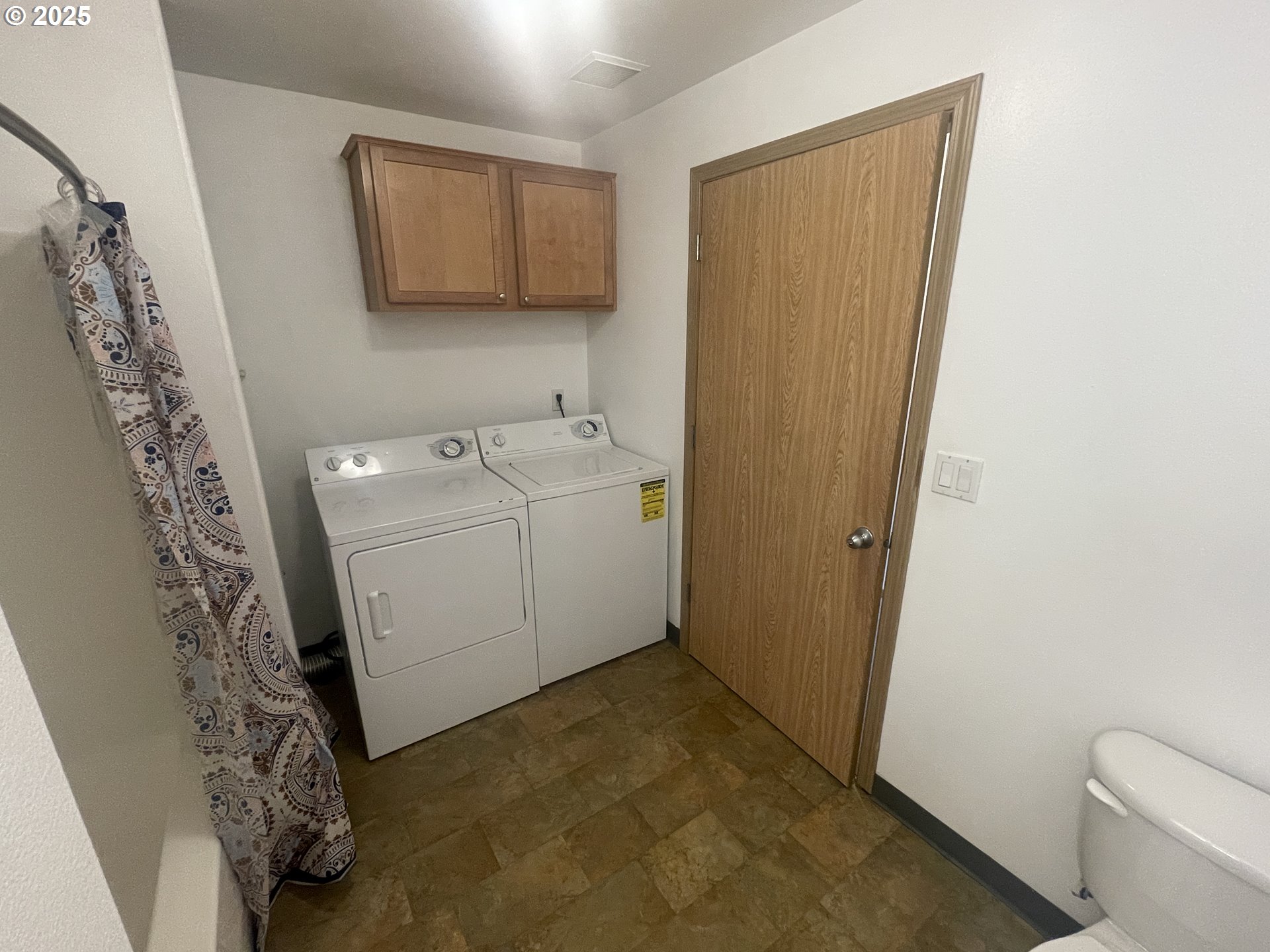 2448 Southeast 117th Avenue Portland, OR 97216 - Photo 13 of 48