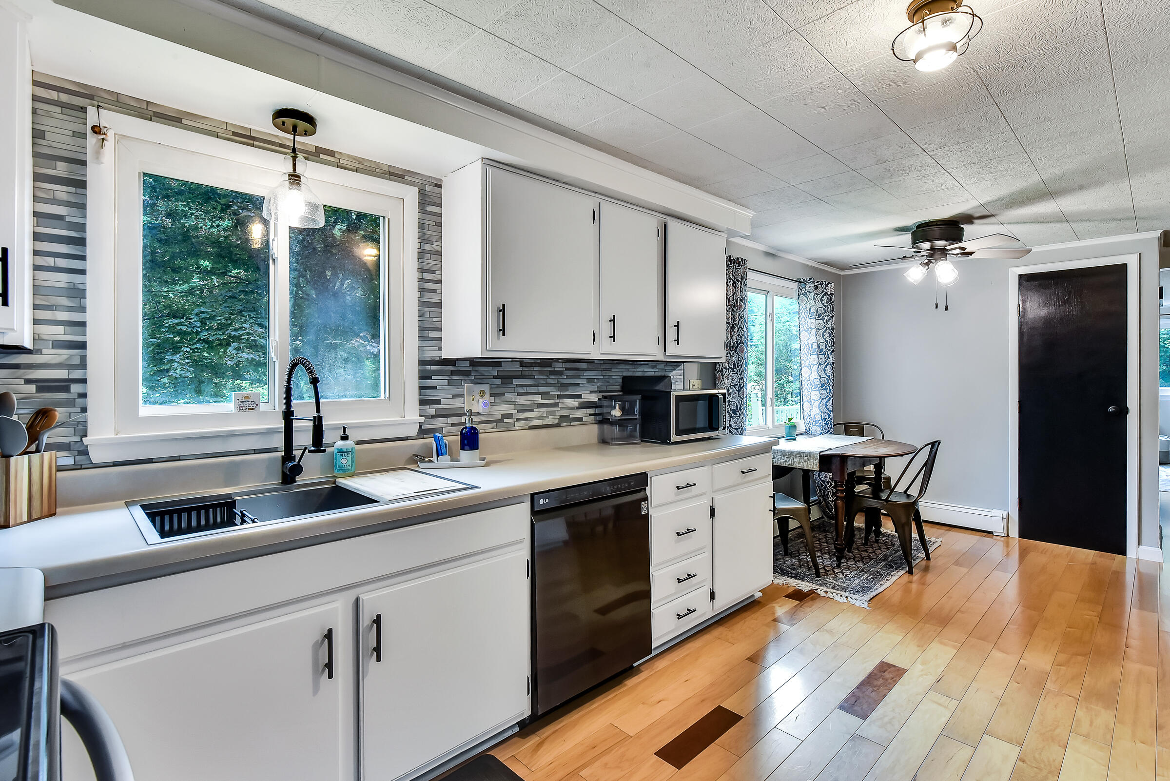 328 Eight Rod Road Augusta, ME 04330 - Photo 7 of 41 109289gr-118