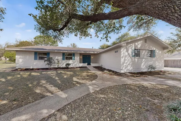 $399,999 | 812 George Street, Taylor, TX 76574