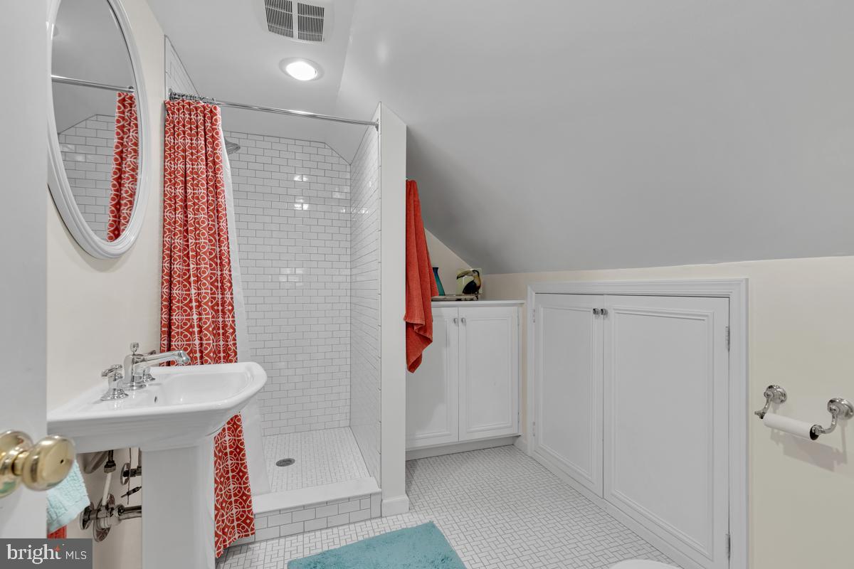 103 Churchwardens Road Baltimore, MD 21212 - Photo 35 of 45