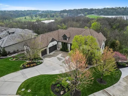 $2,225,000 | 16417 Turnberry, Loch Lloyd, MO 64012