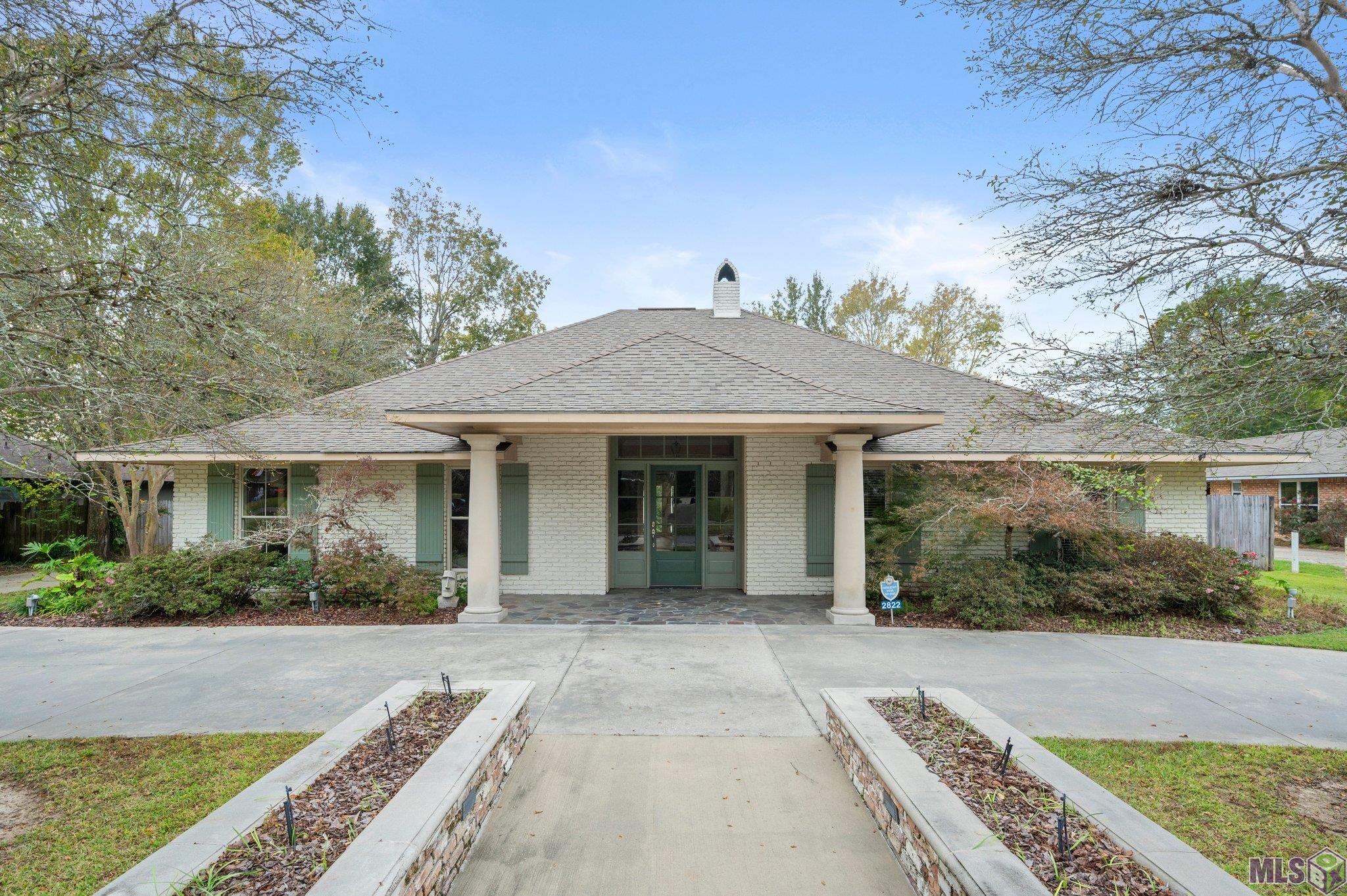 2822 Woodland Ridge Boulevard Baton Rouge, LA 70816 - Photo 1 of 33
