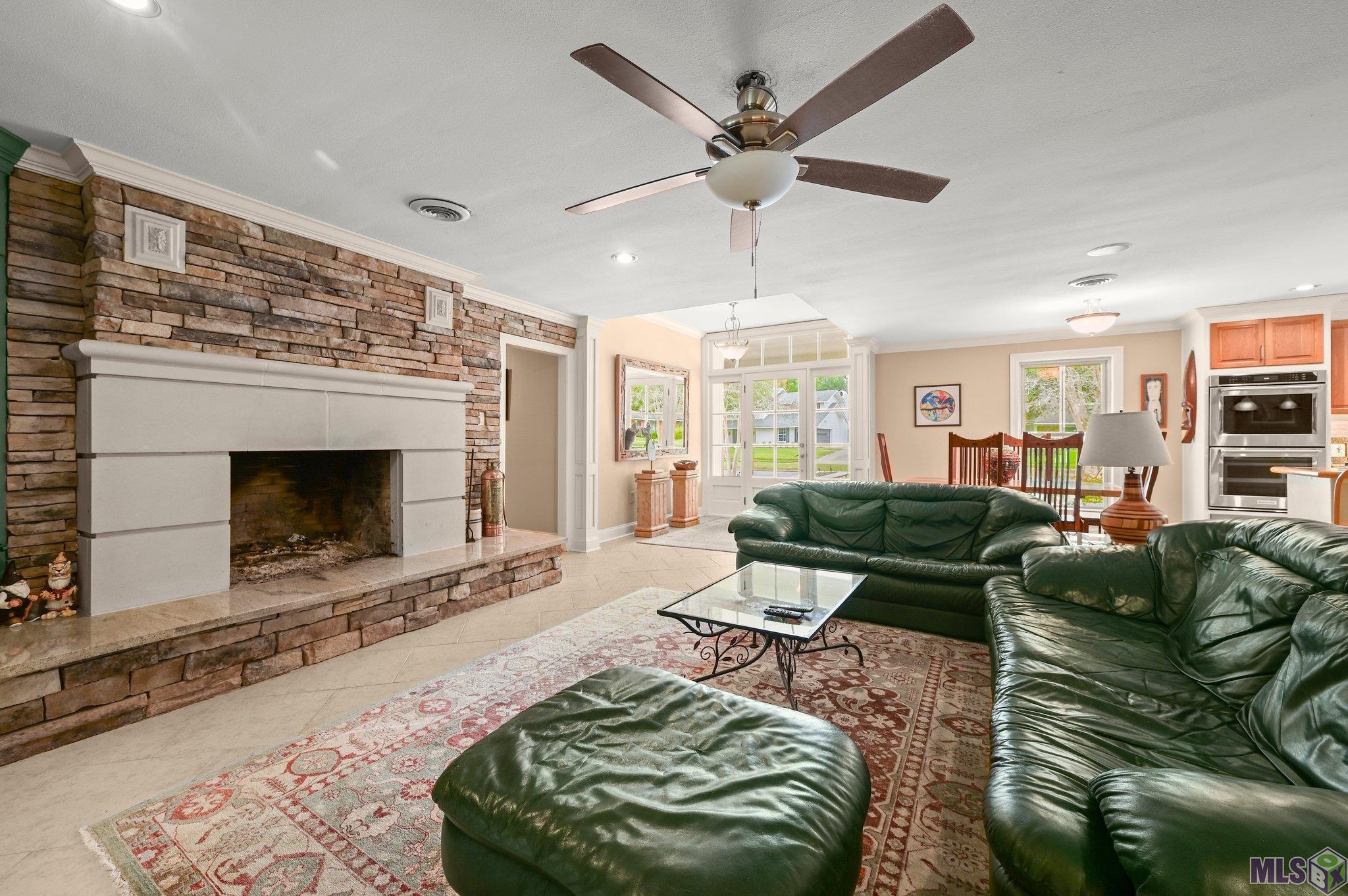 2822 Woodland Ridge Boulevard Baton Rouge, LA 70816 - Photo 11 of 33