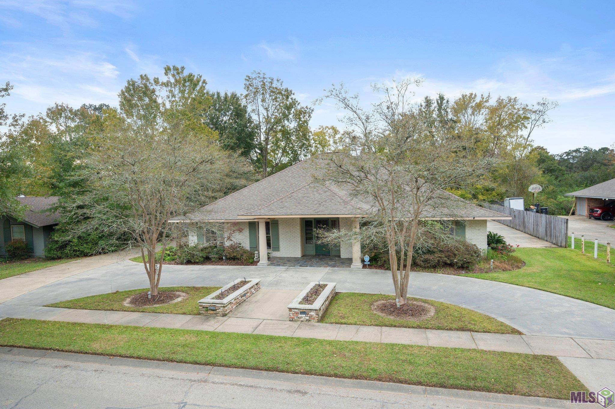 2822 Woodland Ridge Boulevard Baton Rouge, LA 70816 - Photo 2 of 33
