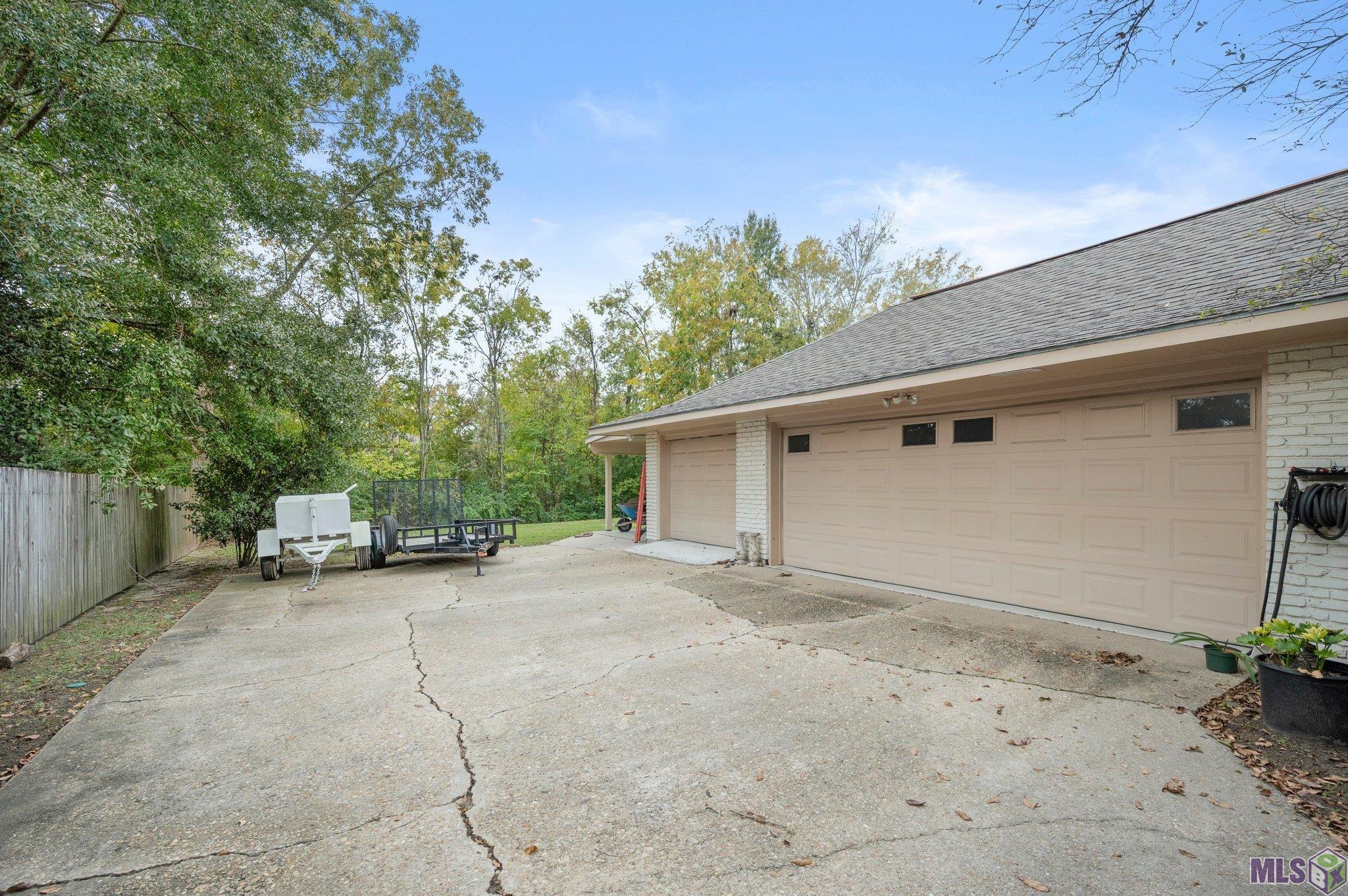 2822 Woodland Ridge Boulevard Baton Rouge, LA 70816 - Photo 32 of 33