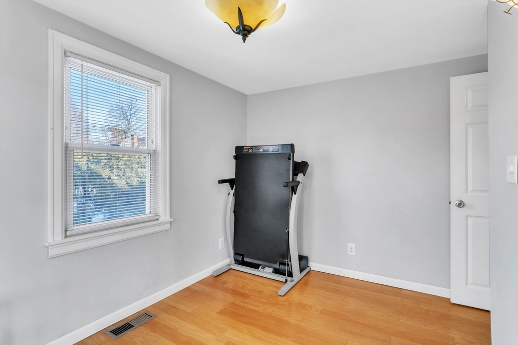 150 Lang Street Springfield, MA 01104 - Photo 18 of 24 Gallery Image 18
