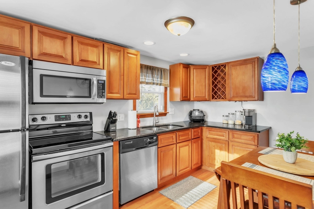 150 Lang Street Springfield, MA 01104 - Photo 4 of 24 Gallery Image 4