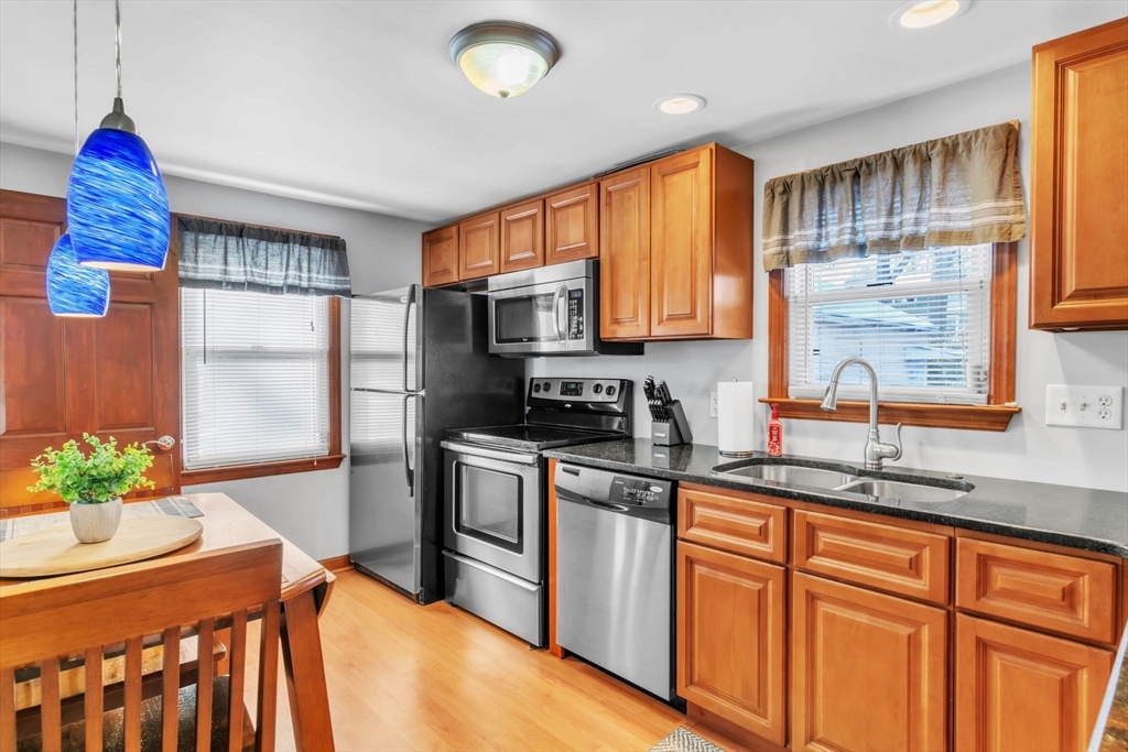 150 Lang Street Springfield, MA 01104 - Photo 6 of 24 Gallery Image 6