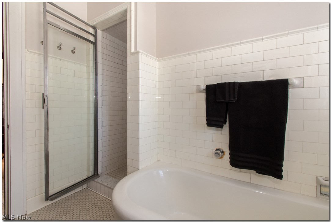 2864 East Overlook Road Cleveland, OH 44118 - Photo 18 of 27 Gallery Image 18