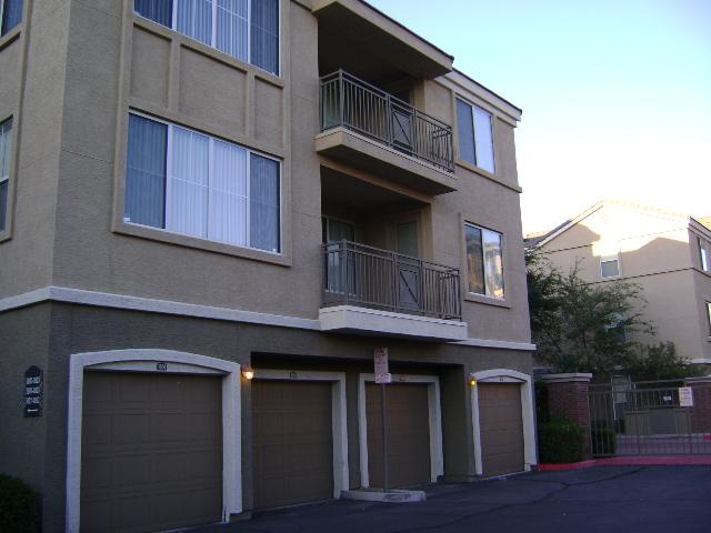 909 East Camelback Road, Unit 2001 Phoenix, AZ 85014 - Photo 1 of 10 Front
