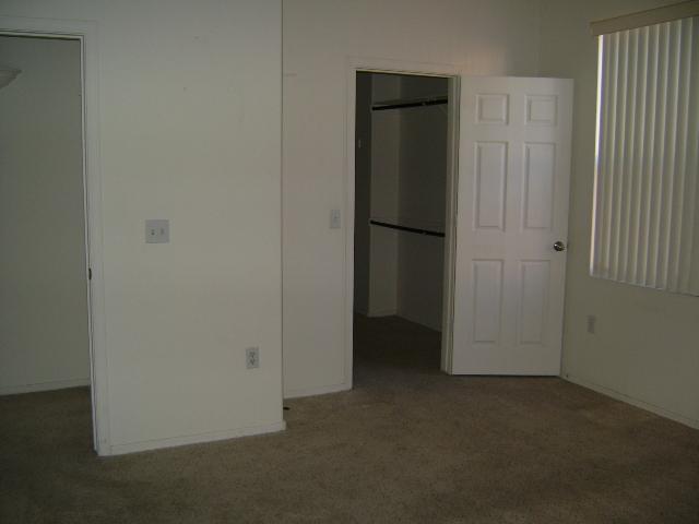 909 East Camelback Road, Unit 2001 Phoenix, AZ 85014 - Photo 5 of 10 Bedroom