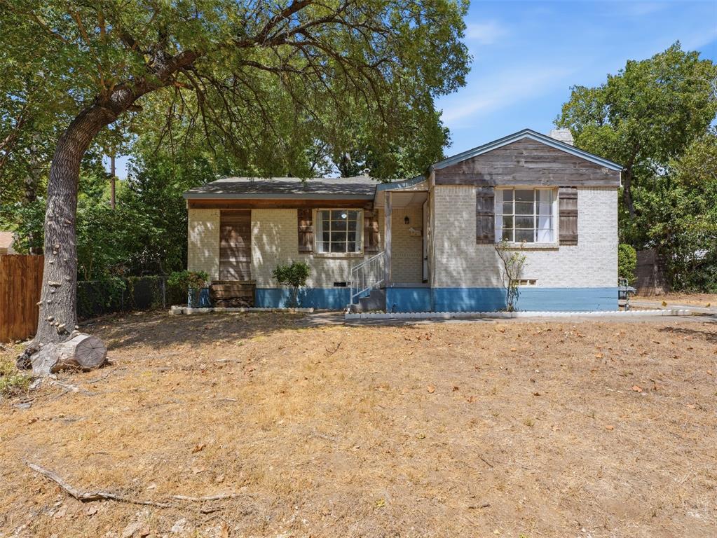 911 Reverchon Drive Dallas, TX 75211 - Photo 2 of 22 Gallery Image 2