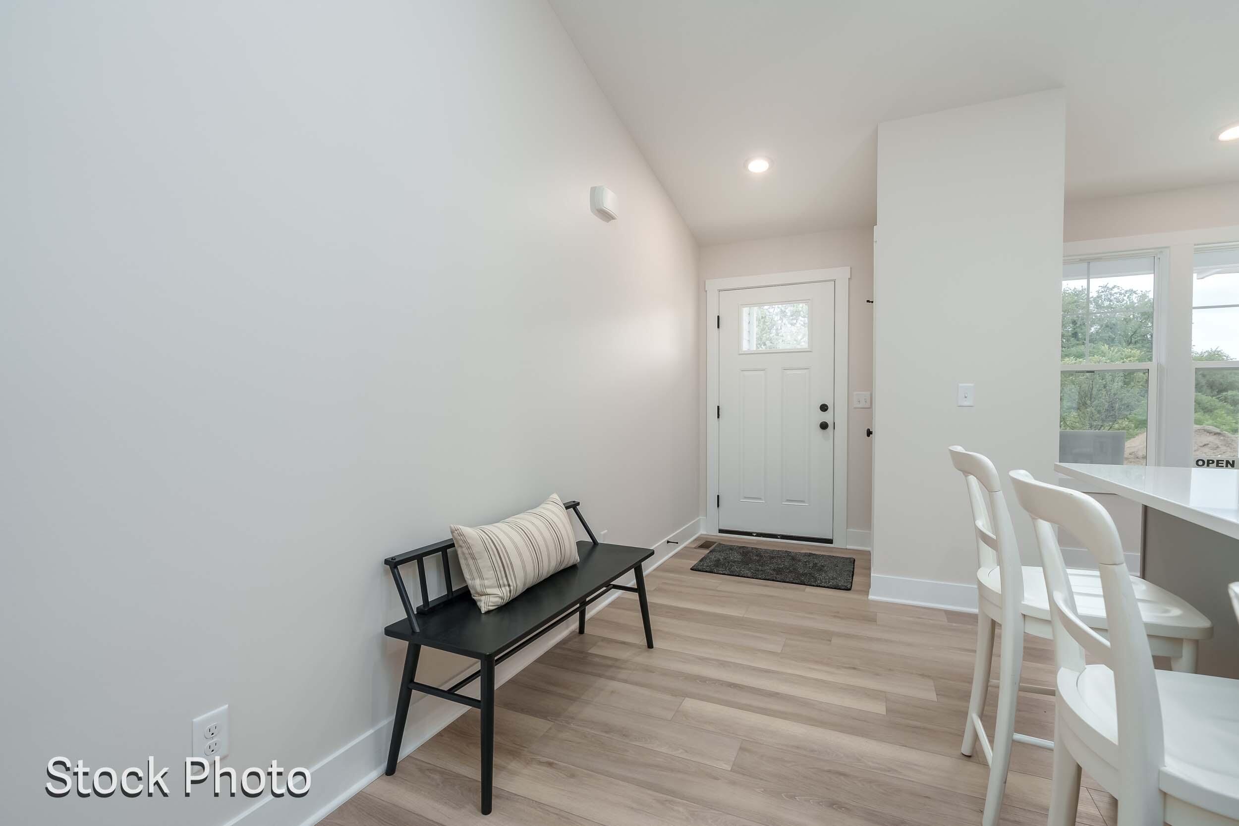 327 Round Hill Road Kalamazoo, MI 49009 - Photo 4 of 28 Hickory_Valley_Dr_196_Kalamazoo_49009-2_
