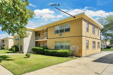$199,999 | 1415 Homestead Road, Unit 8, La Grange Park, IL 60526