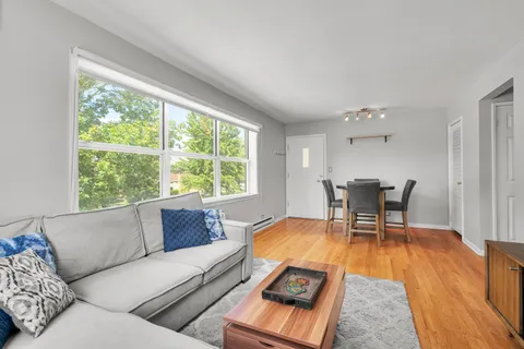 $199,999 | 1415 Homestead Road, Unit 8, La Grange Park, IL 60526