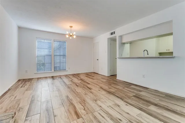 $1,950 | 5881 Preston View Boulevard, Unit 215, Dallas, TX 75240