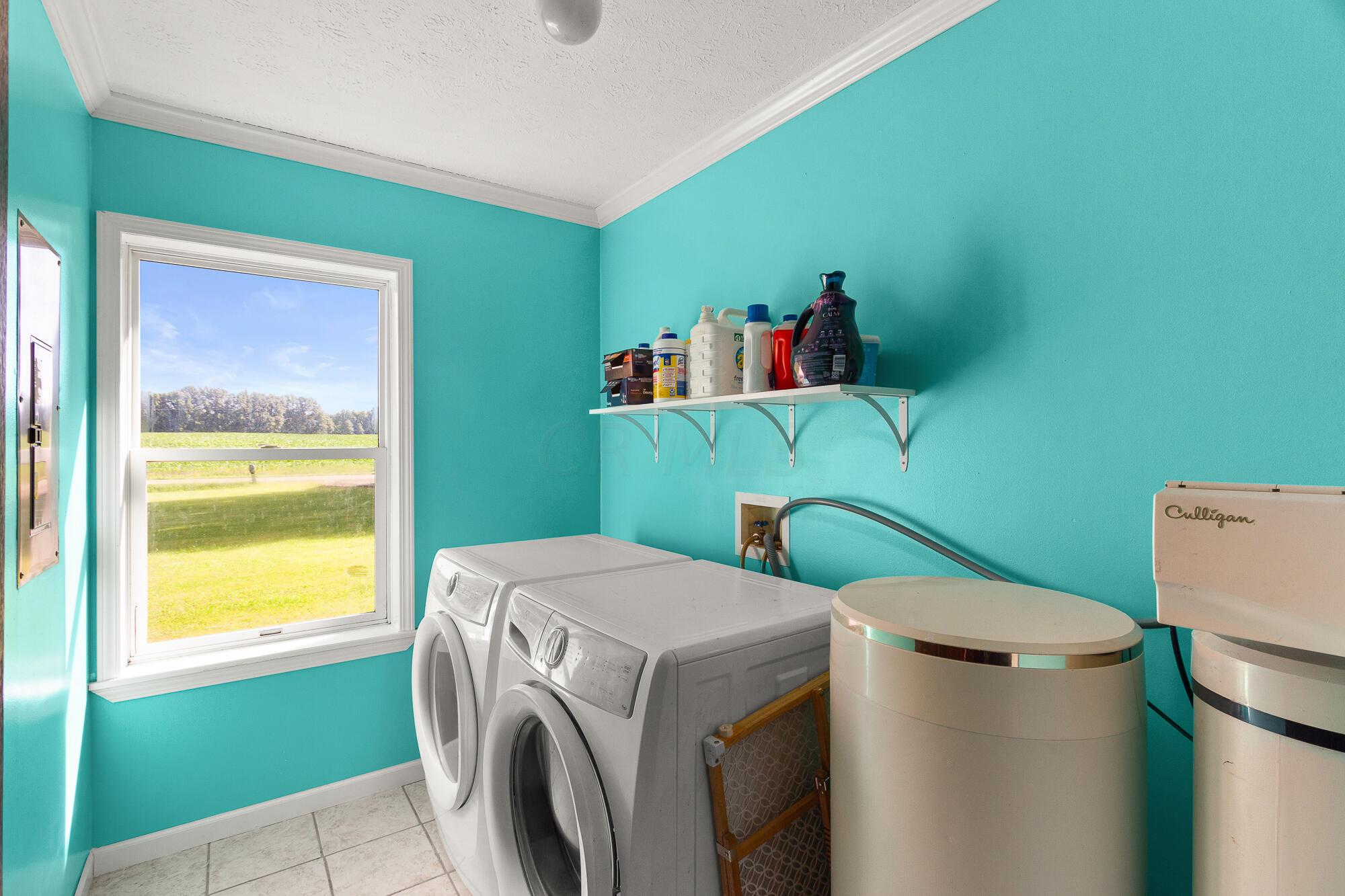 4661 Flowers Road Mansfield, OH 44903 - Photo 11 of 28 int-laundry