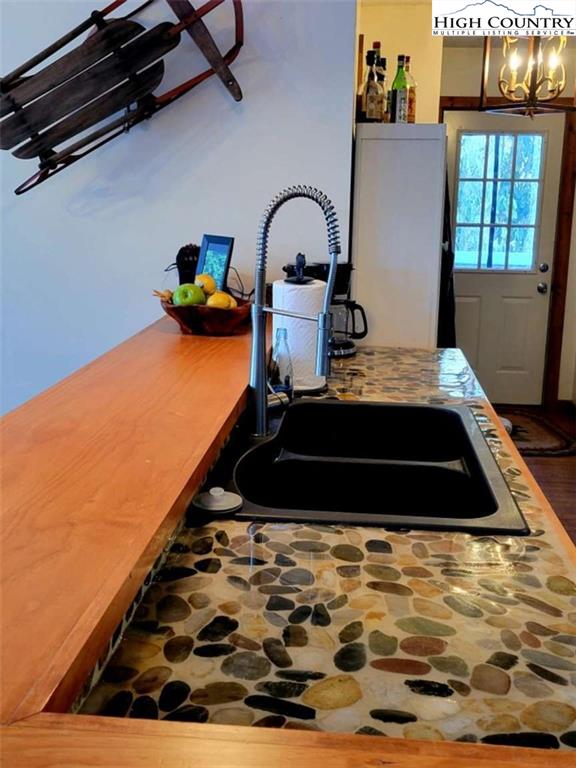 228 Greenbriar Road Beech Mountain, NC 28604 - Photo 12 of 20 Gallery Image 12