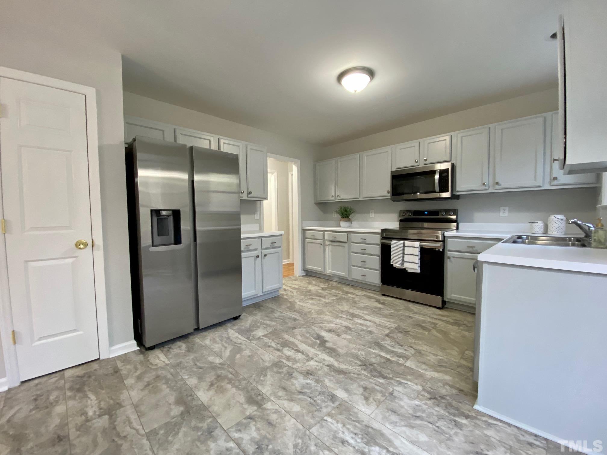 5309 Dover Ridge Lane Durham, NC 27712 - Photo 13 of 49 Gallery Image 13