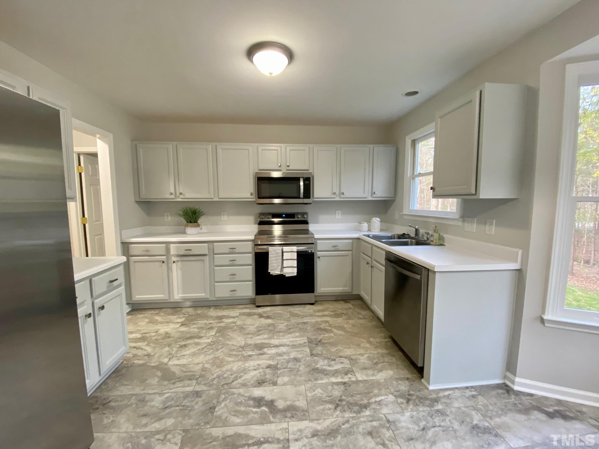 5309 Dover Ridge Lane Durham, NC 27712 - Photo 16 of 49 Gallery Image 16