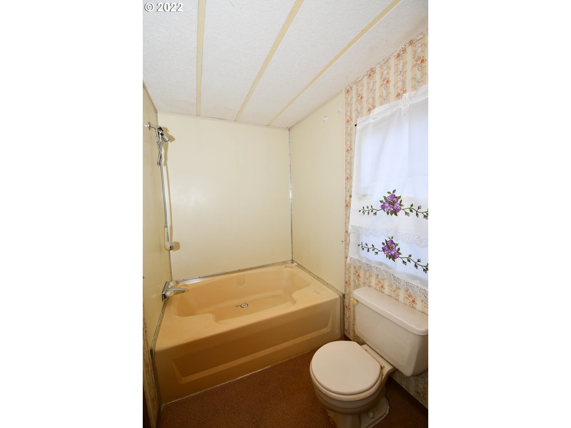 650 Willis Creek Road Winston, OR 97496 - Photo 7 of 18 Gallery Image 7