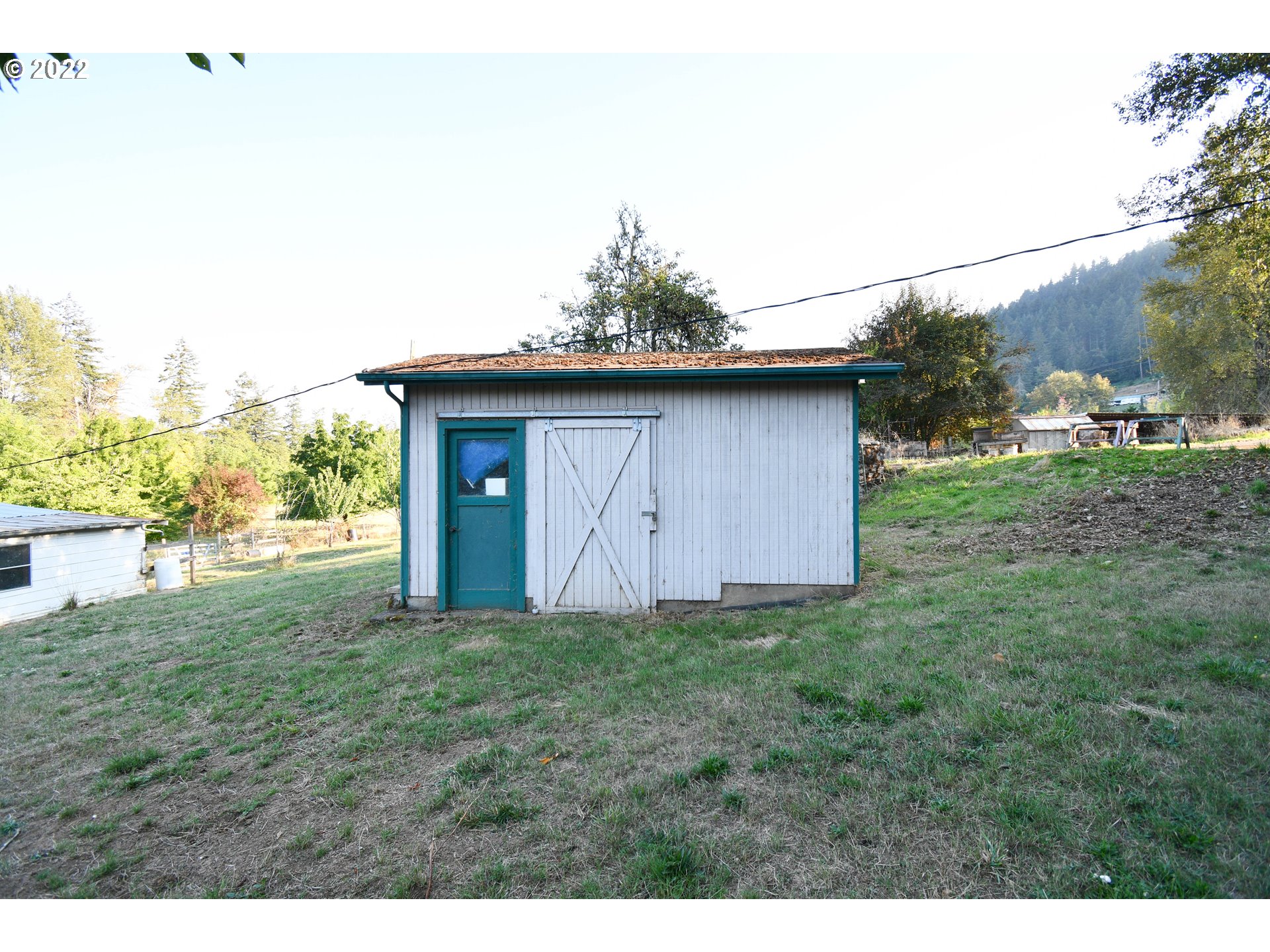 650 Willis Creek Road Winston, OR 97496 - Photo 9 of 18 Gallery Image 9