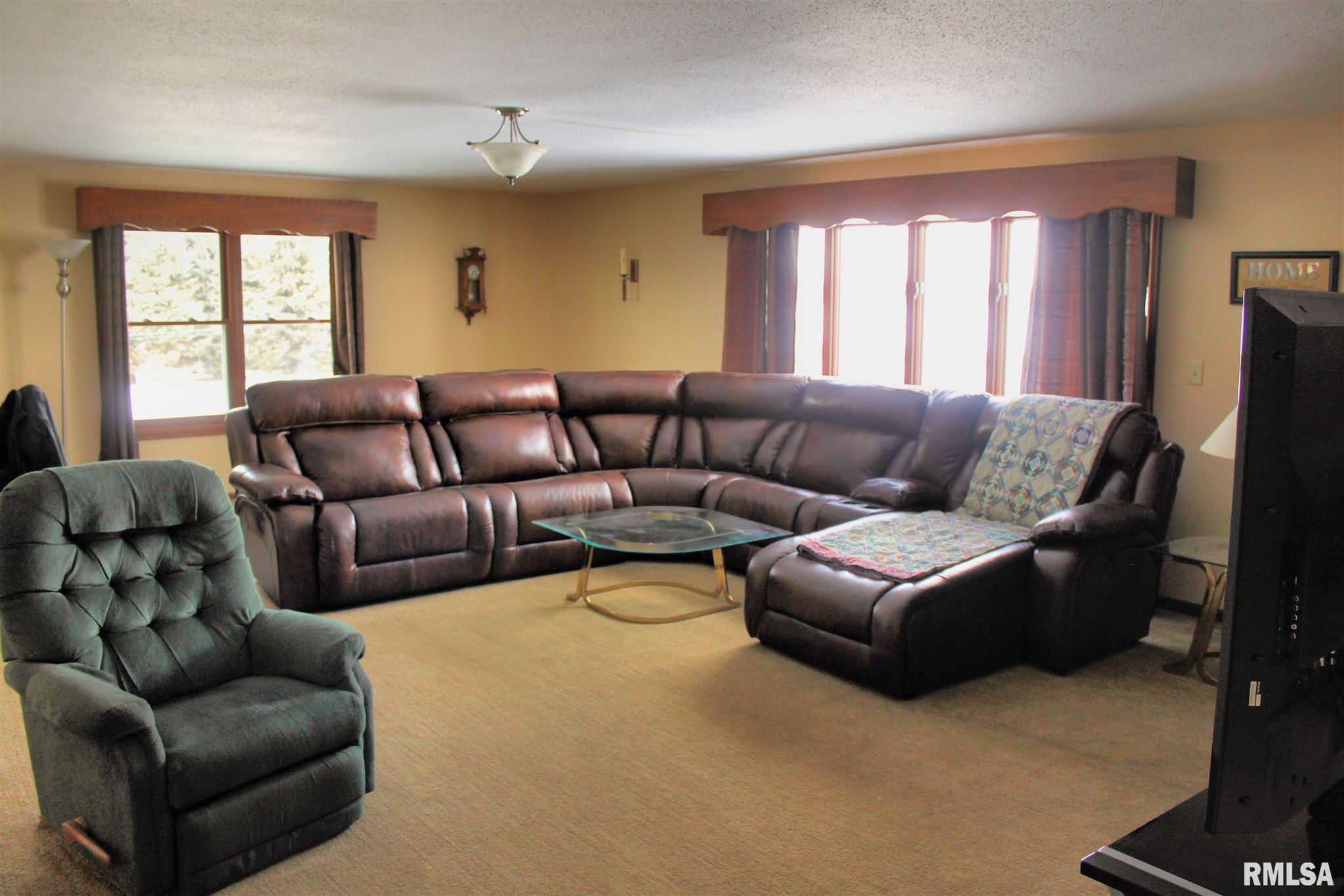 9721 Lincoln Road Morrison, IL 61270 - Photo 9 of 39