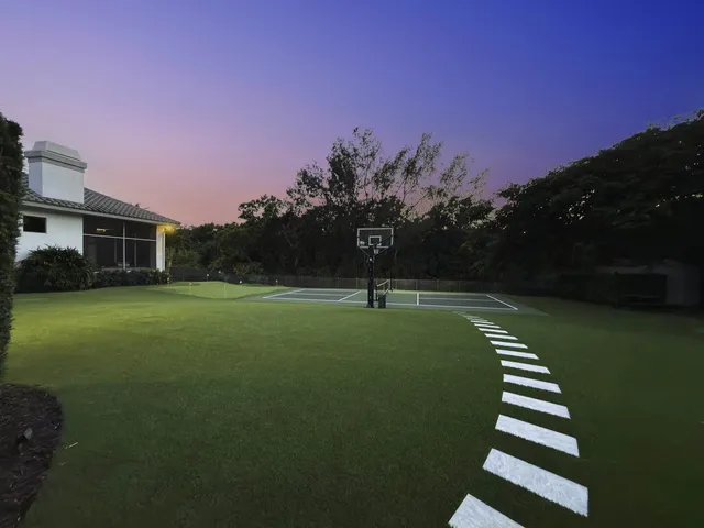 a view of a tennis court