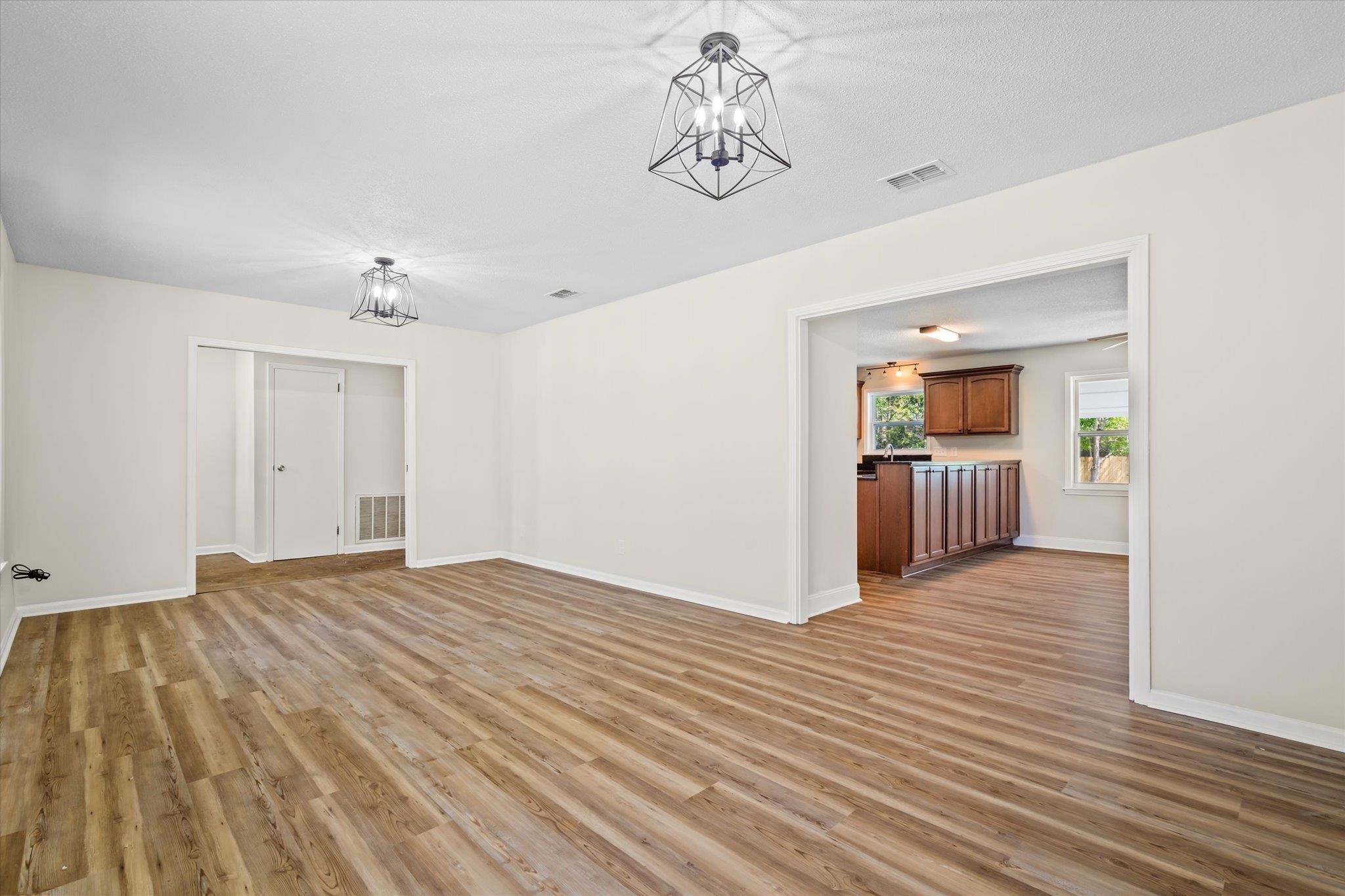 207 West Oak Street Atmore, AL 36502 - Photo 6 of 33
