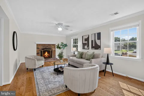 $785,000 | 6837 Lamp Post Lane, Alexandria, VA 22306