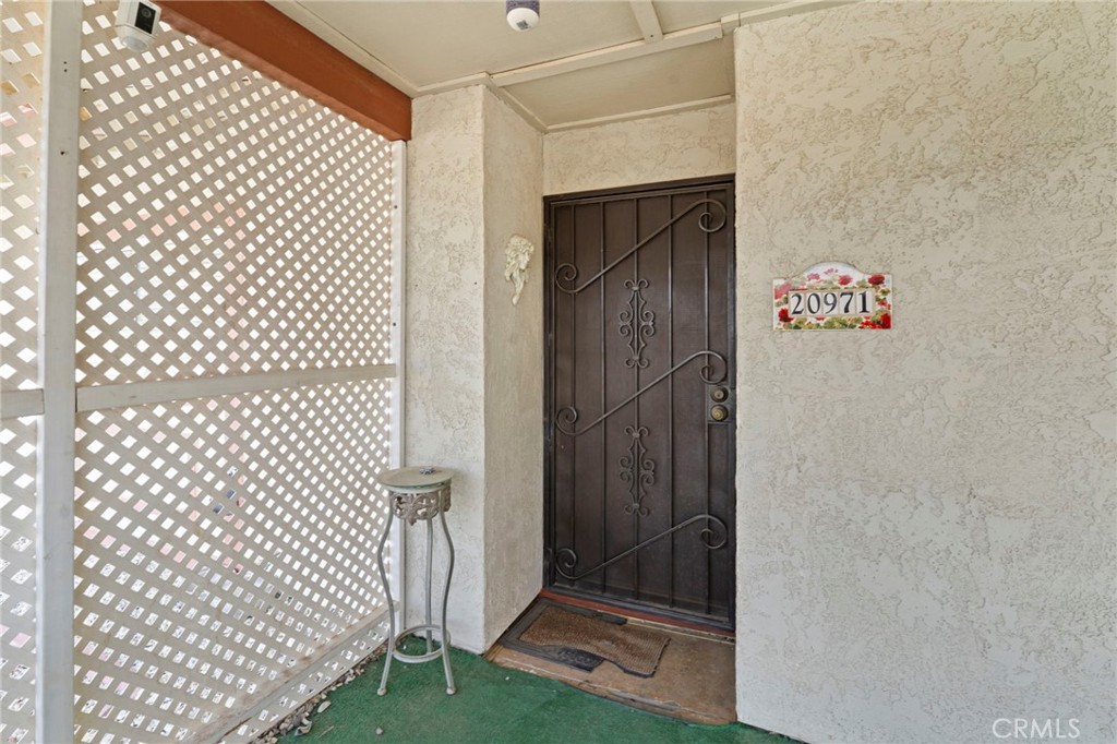 20971 Thunderbird Road Apple Valley, CA 92307 - Photo 8 of 40 Gallery Image 8