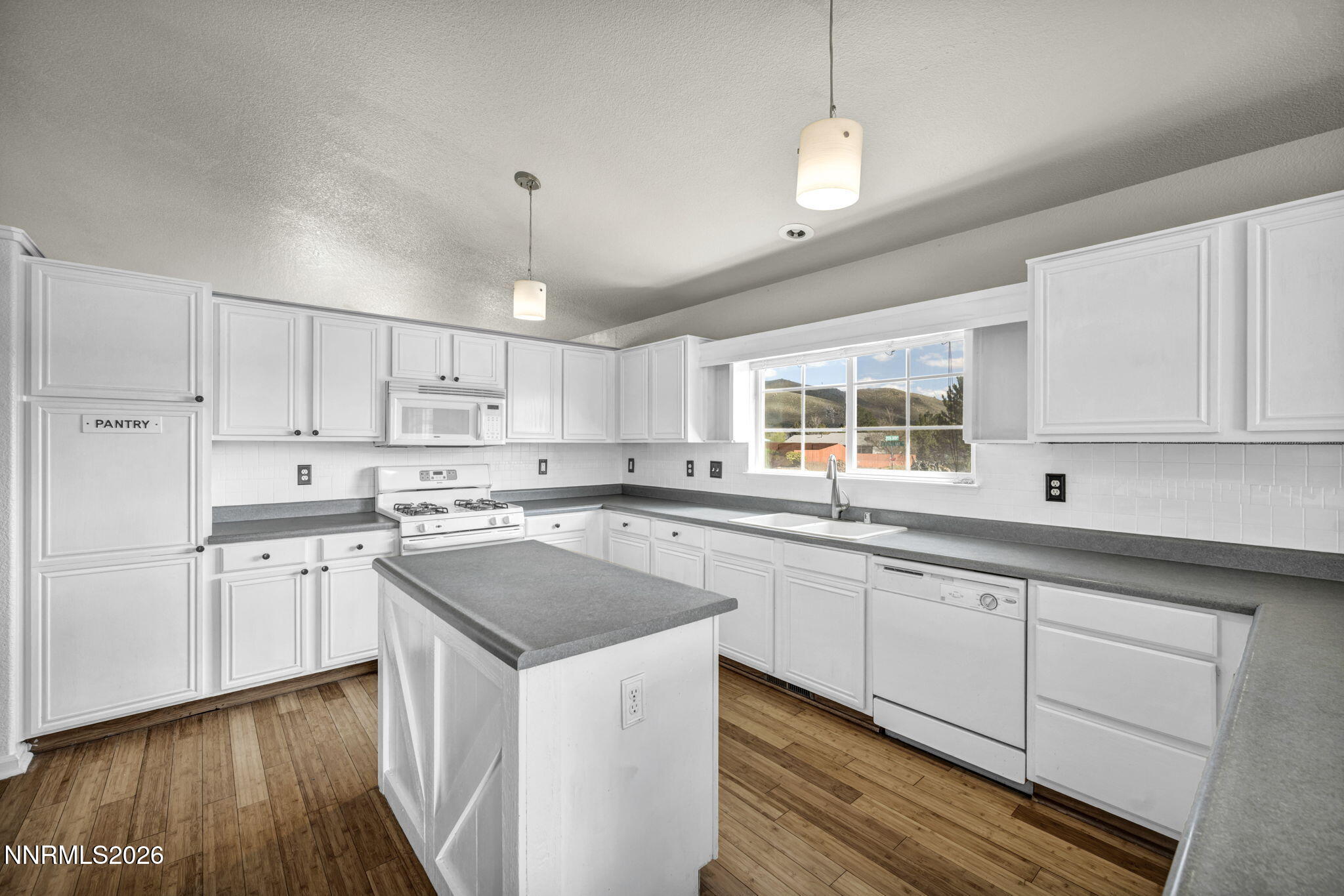 17511 Crystal Canyon Boulevard Reno, NV 89508 - Photo 5 of 69 44-web-or-mls-17511-crystal-canyon-blvd
