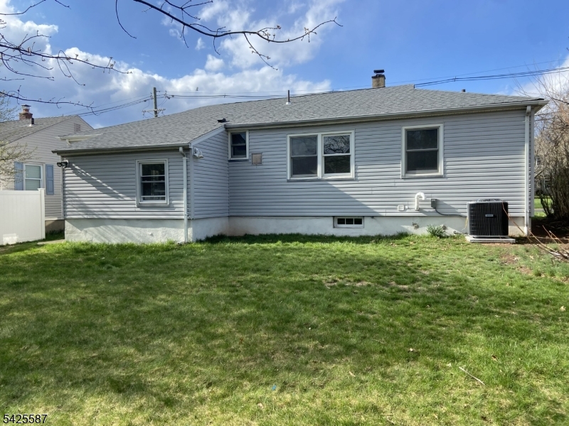271 Valley Road Clark, NJ 07066 - Photo 2 of 16
