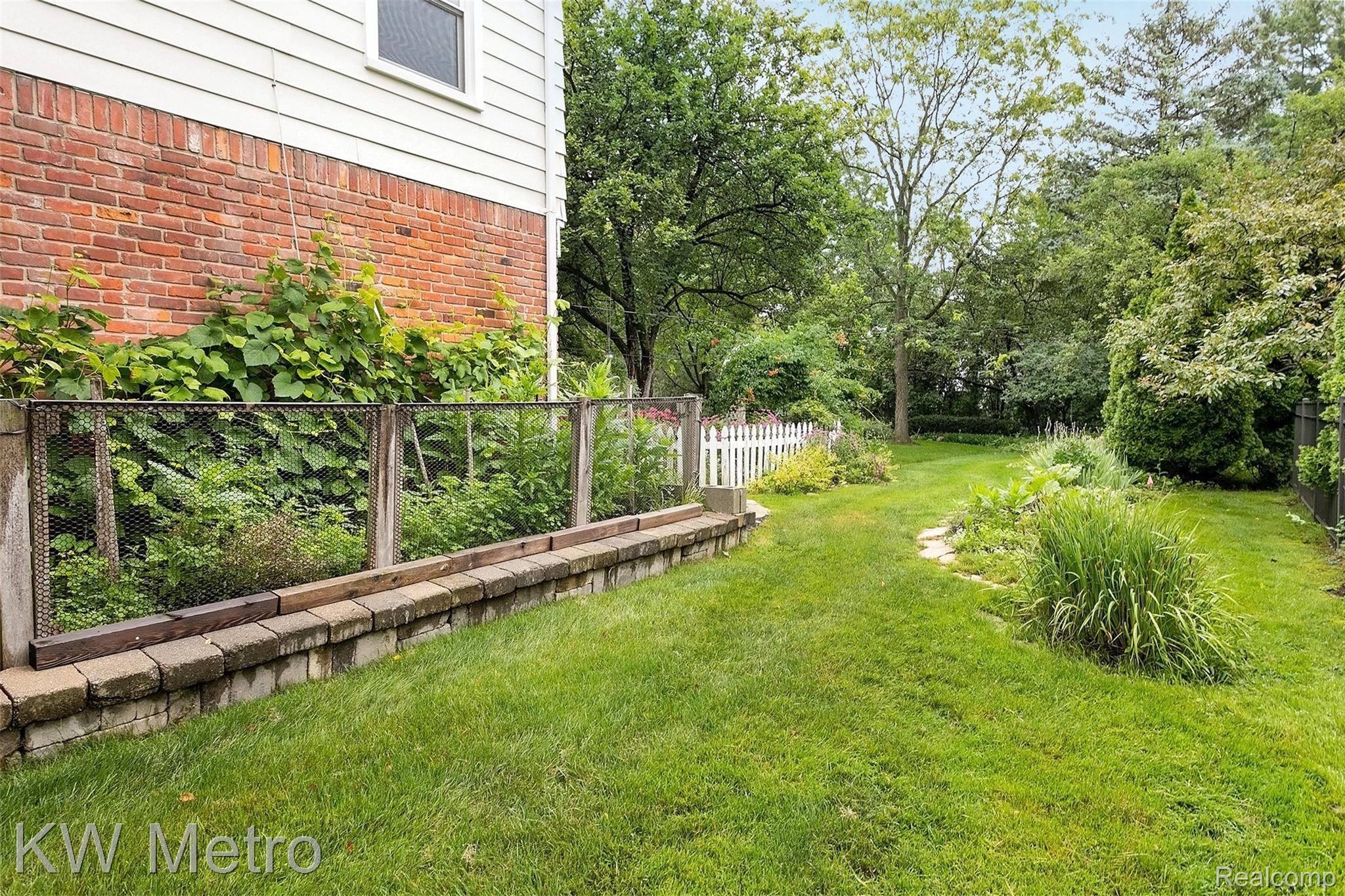 31338 Old Cannon Road Franklin, MI 48025 - Photo 34 of 40 Old Cannon-33.jpg