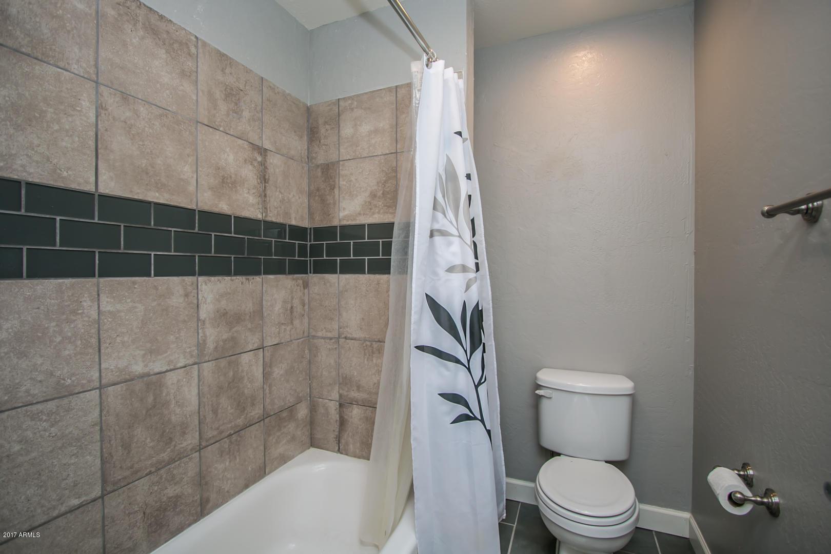 4347 East Osborn Road Phoenix, AZ 85018 - Photo 15 of 22 Master Tub/Shower