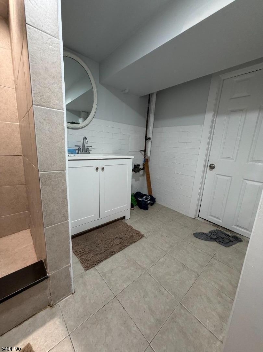 746 Murray Street, Unit 1 Elizabeth, NJ 07202 - Photo 20 of 28 a view of utility room