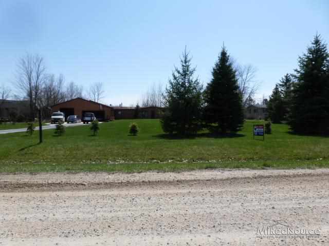 24350 30 Mile Road Ray, MI 48096 - Photo 4 of 10 31170278-3.JPG