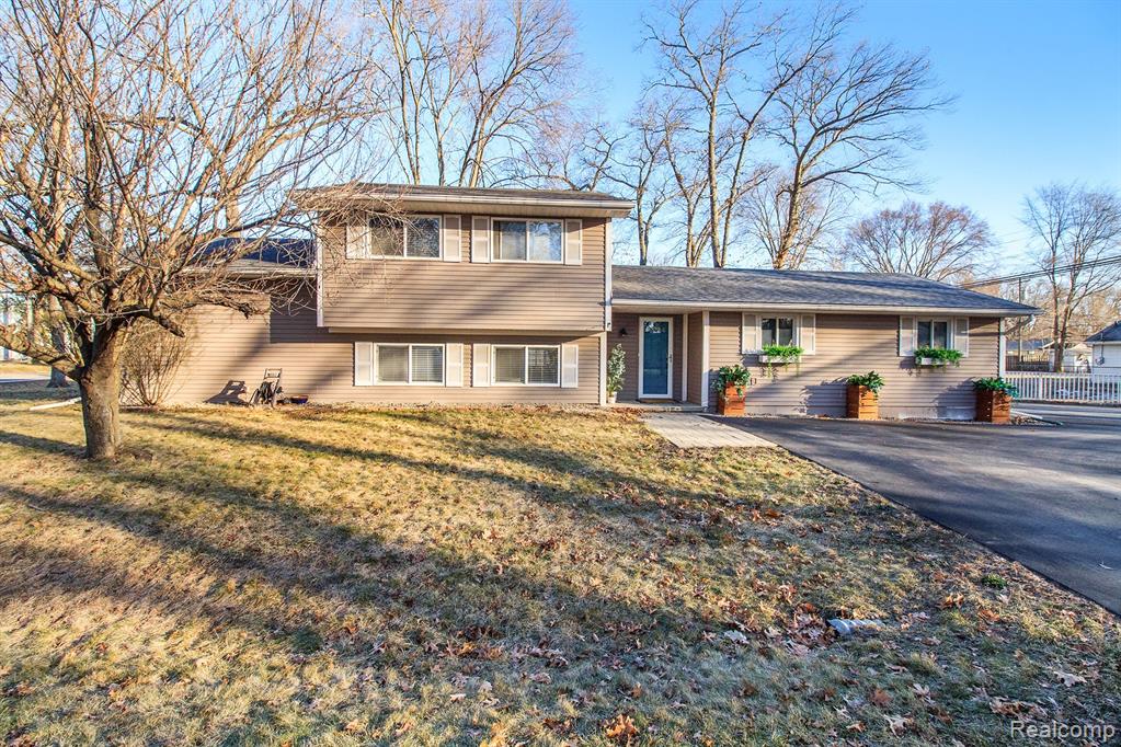 1700 Ladd Road Wolverine Lake, MI 48390 - Photo 23 of 29