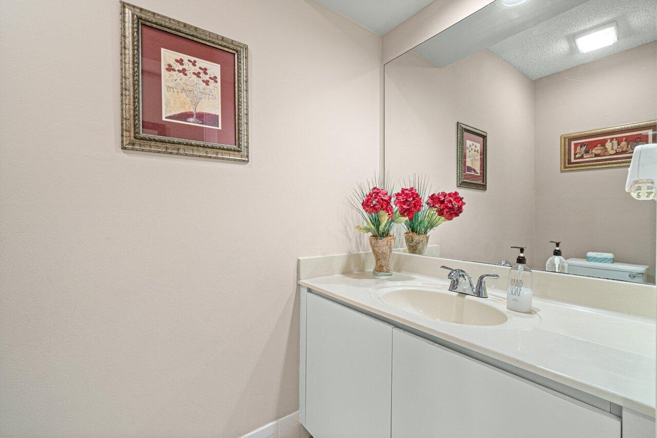 8610 Kimble Way Boca Raton, FL 33433 - Photo 12 of 34 014-8610KimbleWay-BocaRaton-FL-33433-SMA