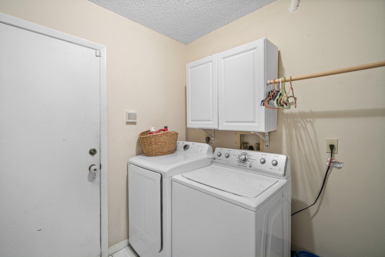 8610 Kimble Way Boca Raton, FL 33433 - Photo 13 of 34 015-8610KimbleWay-BocaRaton-FL-33433-SMA