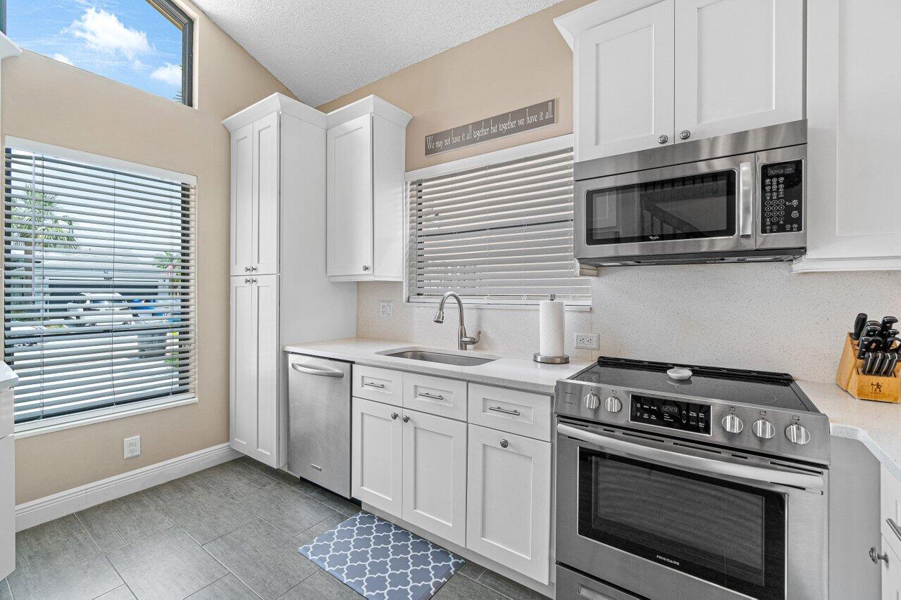 8610 Kimble Way Boca Raton, FL 33433 - Photo 8 of 34 010-8610KimbleWay-BocaRaton-FL-33433-SMA