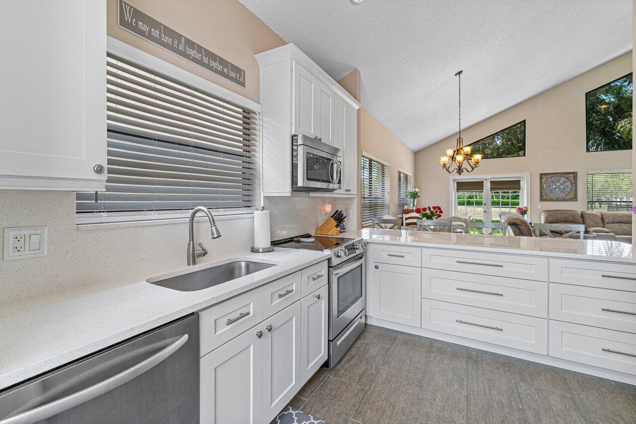 8610 Kimble Way Boca Raton, FL 33433 - Photo 10 of 34 012-8610KimbleWay-BocaRaton-FL-33433-SMA