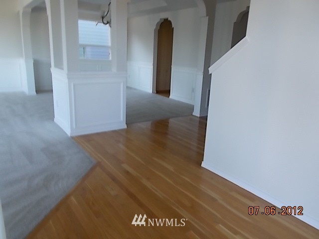 227 Lind Avenue Northwest Renton, WA 98057 - Photo 3 of 15