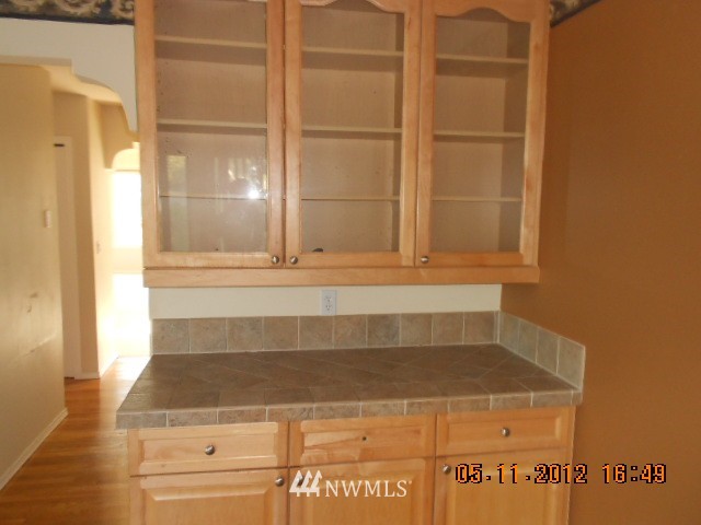227 Lind Avenue Northwest Renton, WA 98057 - Photo 7 of 15