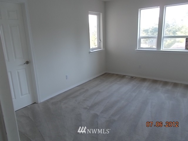 227 Lind Avenue Northwest Renton, WA 98057 - Photo 10 of 15