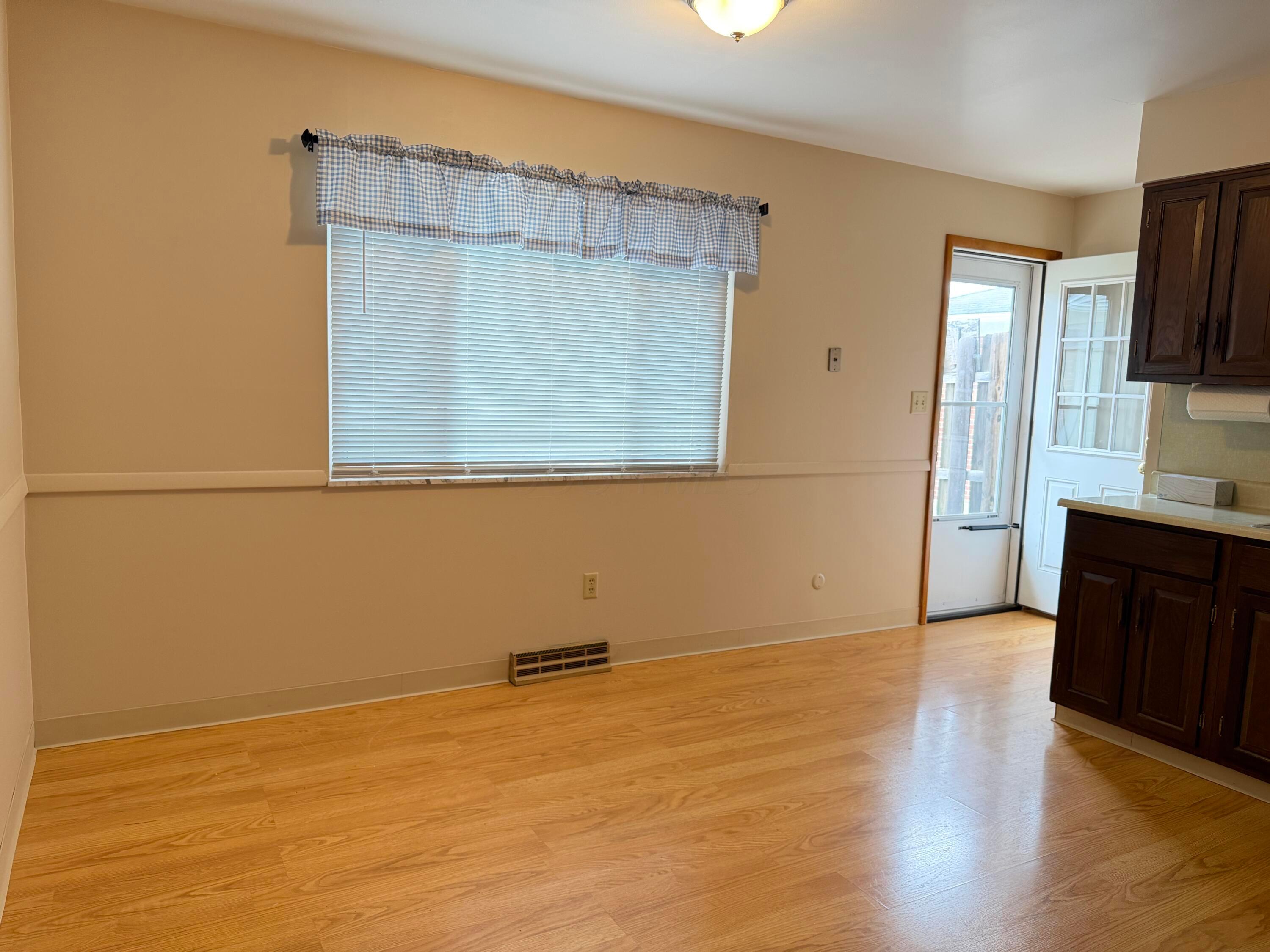 4979 Godown Road, Unit 4979 Columbus, OH 43220 - Photo 6 of 20 Eat in area