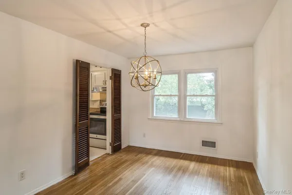 $5,500 | 22 Central Street, Huntington, NY 11743