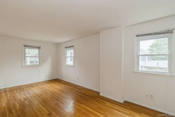 $5,500 | 22 Central Street, Huntington, NY 11743