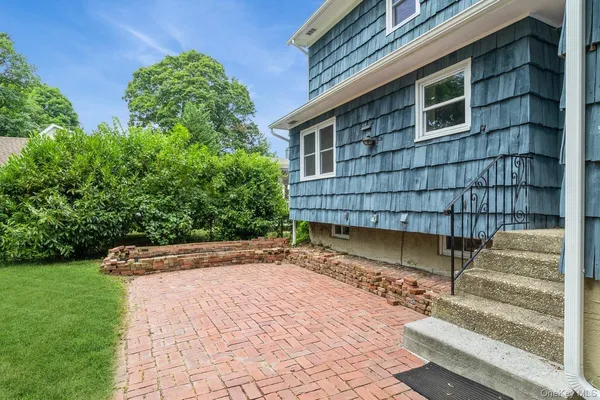 $5,500 | 22 Central Street, Huntington, NY 11743