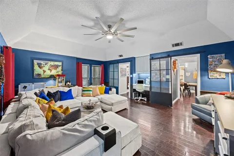 $500,000 | 2001 Oak Bluff Drive, Arlington, TX 76006